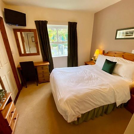 The Globe Inn Кингсбридж Экстерьер фото