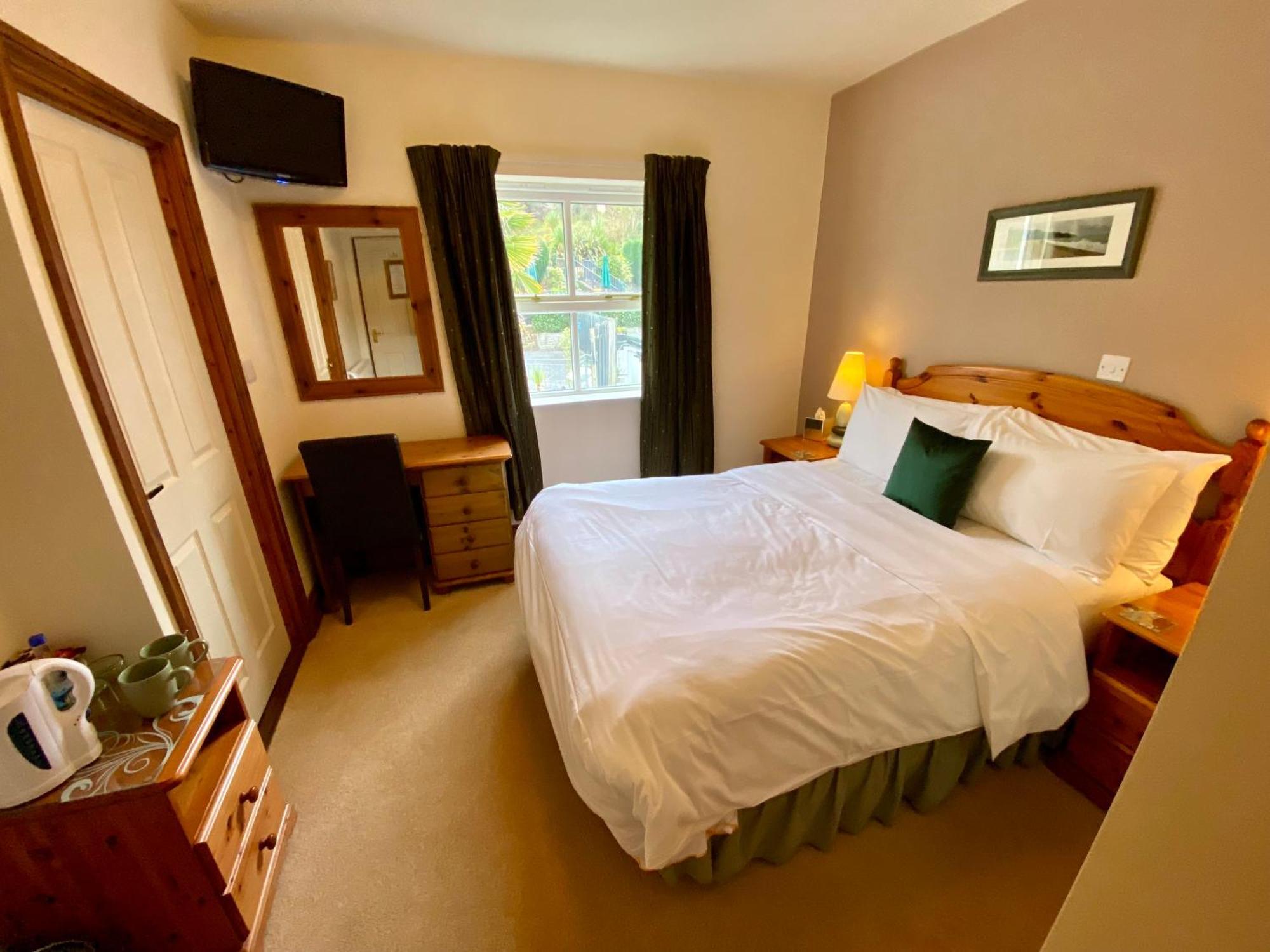 The Globe Inn Кингсбридж Экстерьер фото